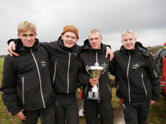 Asmildkoster Landbrugsskole pløjede sig til titlen som Danmarksmestre i Skole DM